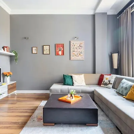 In The Center Of Cihangir Apartamento *